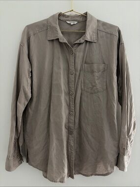 Splendid Button-Down Shirt in Taupe Gray